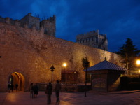 アビラの城壁の夜景