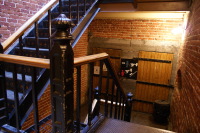HI-オタワ・ホステル内の階段